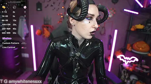 amywhitenessxx live cam on StripChat