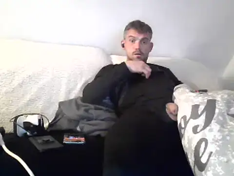 Cambitchboy on Stripchat
