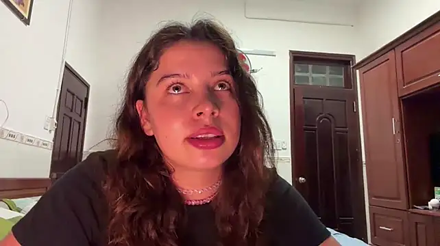 KayleneLoukanis live cam preview