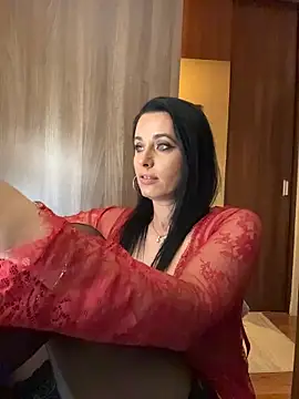 Hotmomcheckk_