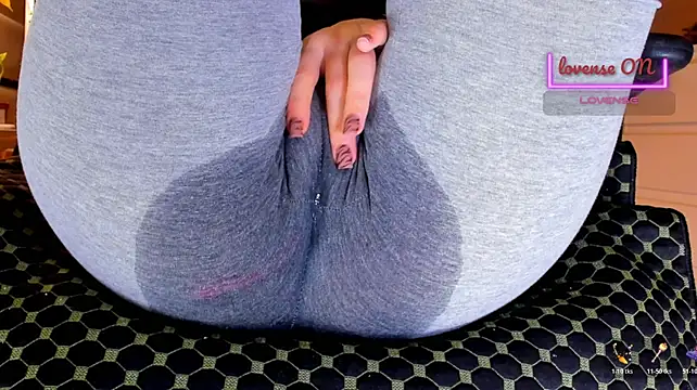 Cameltoe_squirt_inPants live cam preview