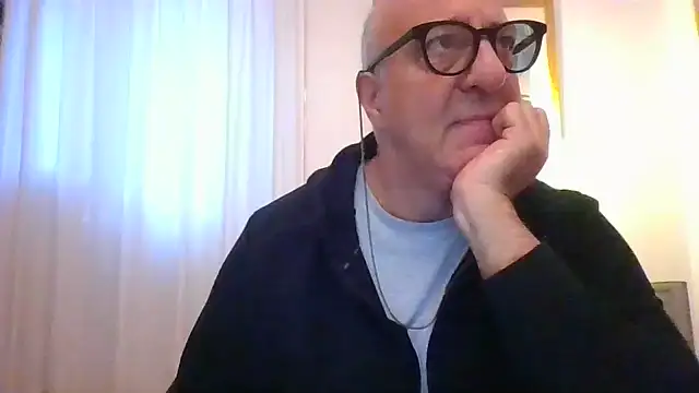 ANONIMO7735 live cam on StripChat