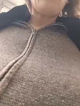 RebeccaNoble live cam on StripChat