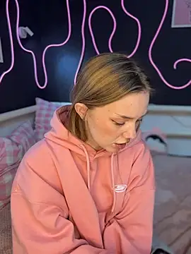 MilaMoone live cam preview
