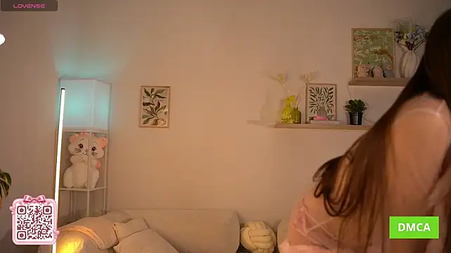 bellacle (F young) - put the cam down for underboobs angle