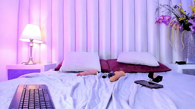 MilyClem live cam preview