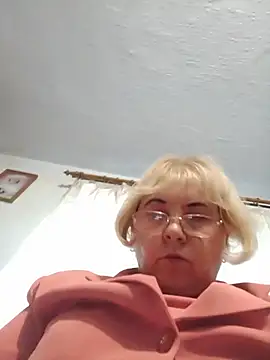 Elena_Beautiful784 live cam on StripChat