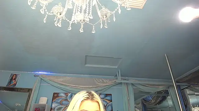 ADRIANNA_FOX