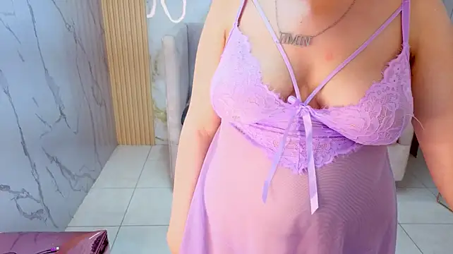 Luana_s live cam on StripChat
