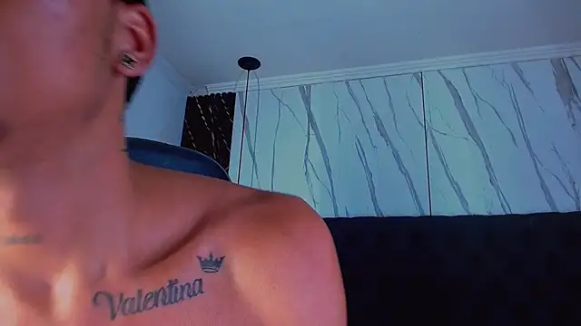 Angel_foxc13 live cam preview