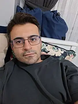 Enes（HugeTurkishCock）