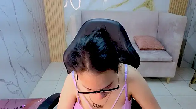 Luana_s live cam on StripChat