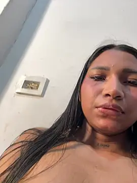 Barbiebrunette_ live cam preview
