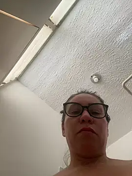 HealingHoney live cam preview