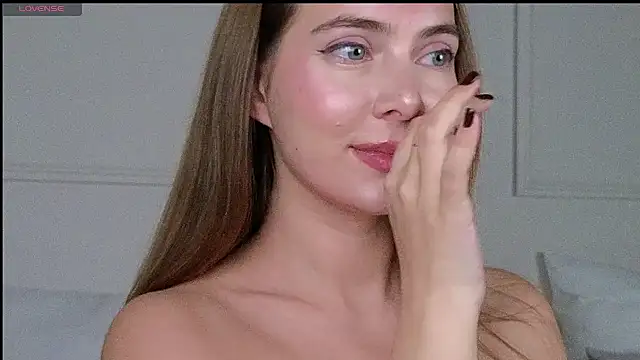 chloi_hes live cam preview