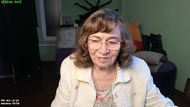 Betty_Brick live cam preview