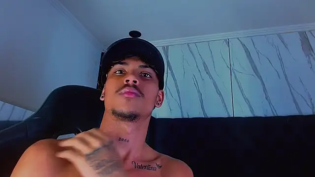 Angel_foxc13 live cam preview