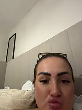 RUBY_BROOKS live cam preview