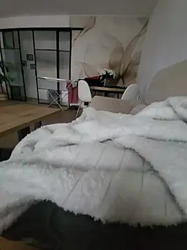 Nes---77 live cam on StripChat