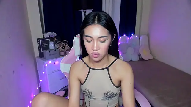 Elara_Vane live cam on StripChat