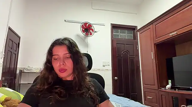 KayleneLoukanis live cam preview