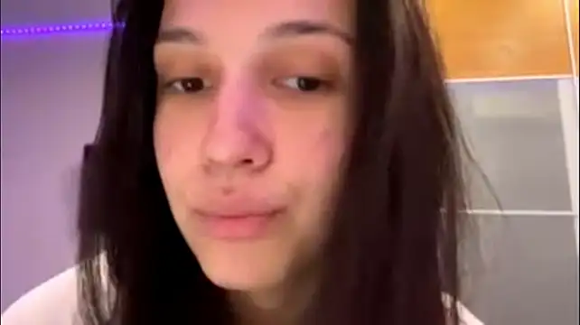MarinaTuray live cam preview