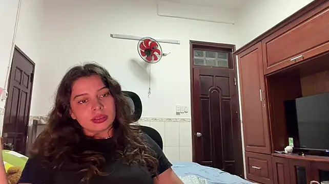 KayleneLoukanis live cam preview