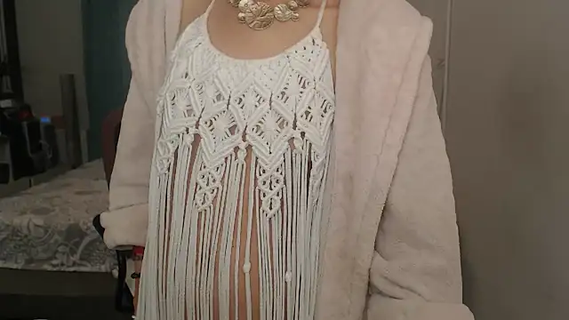 LuxuryNika live cam preview