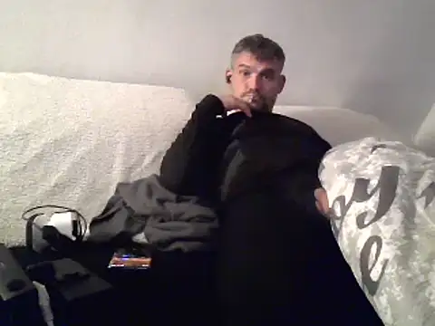 Cambitchboy live cam preview