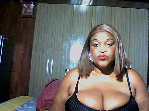 Luce_Bettie SC private show model