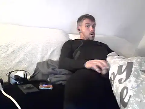 Cambitchboy live cam preview