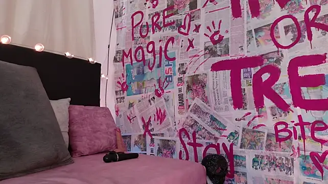 Pauline_Peach live cam preview