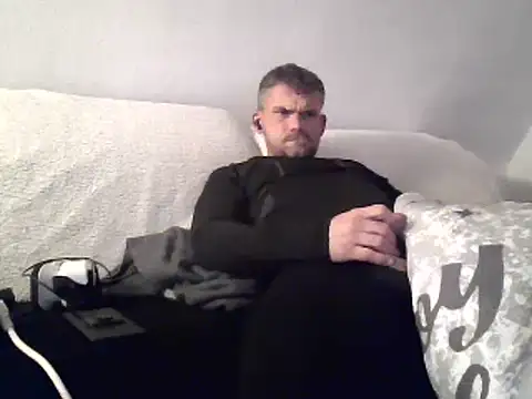 Cambitchboy live cam preview