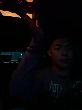 Yooo17 live sex cam