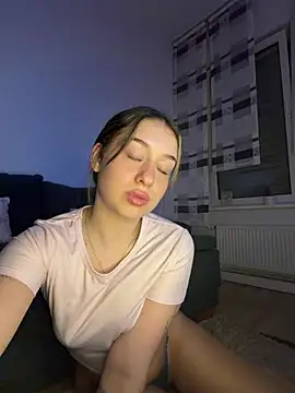 Daria-maus24 live cam on StripChat