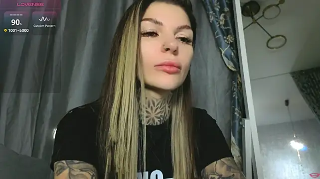 tattooedBabyy live cam on StripChat