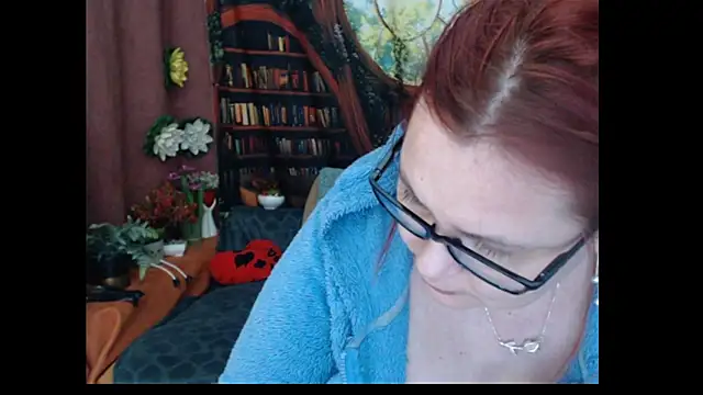PlayfullMature live cam preview