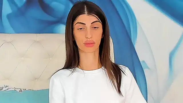 SkinnyDolly live cam preview