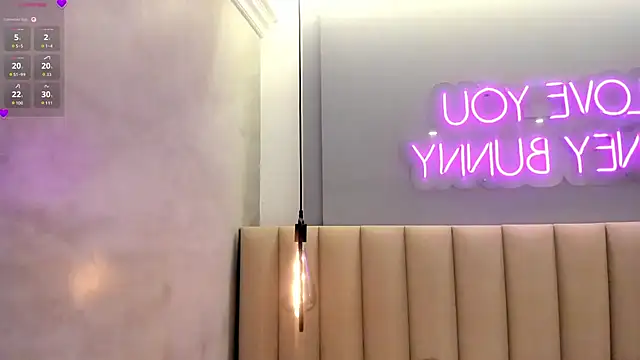 Naomymonroe_ live cam on StripChat