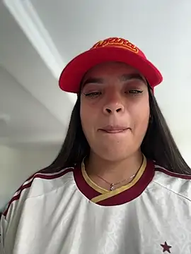 JuanitaMore01 live cam on StripChat