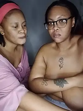 ShantelBootyBoobs live cam on StripChat