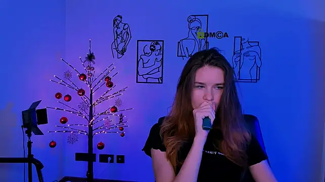 angie_foxy1