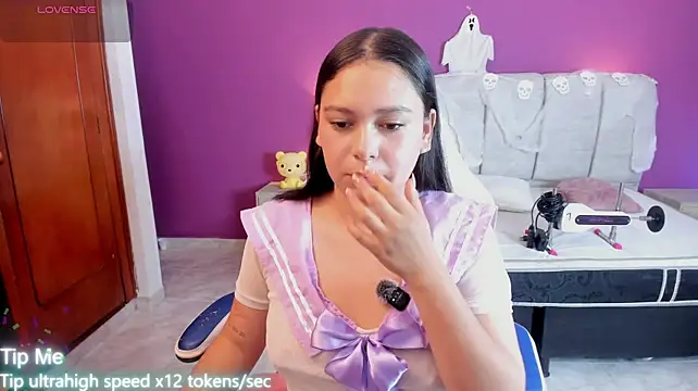 Littlee_Noemi live cam preview
