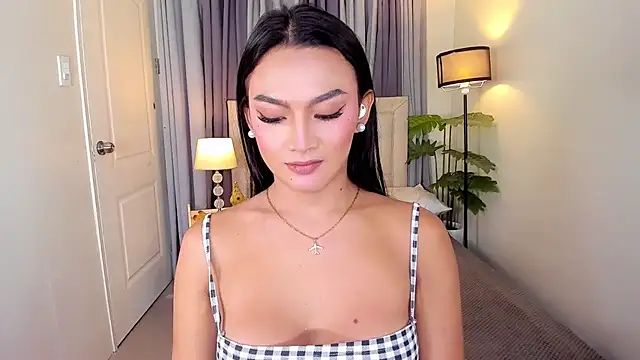 phenomenal_ivy live cam on StripChat