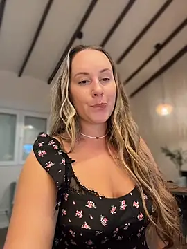 Mona_Plus webcam