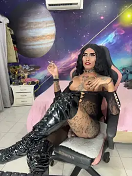 Model: Nella_Dolls