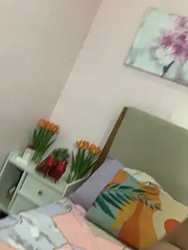YaraSmith live cam preview