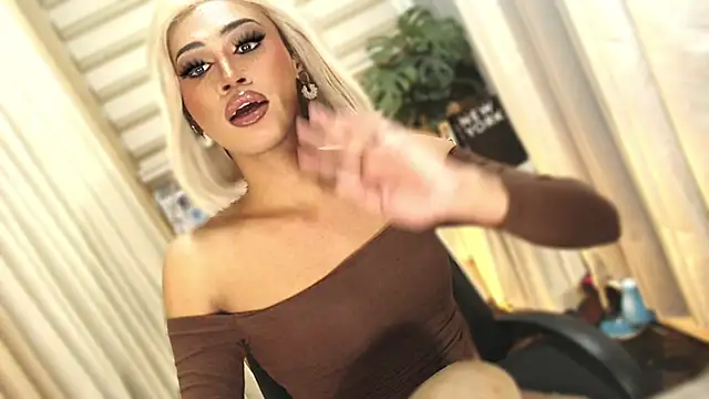 Winnie_Harllow