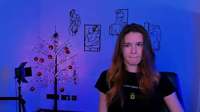 angie_foxy1
