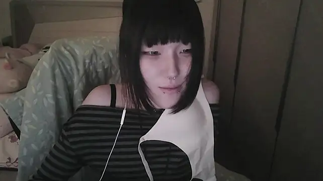 rinaloaz live cam on StripChat